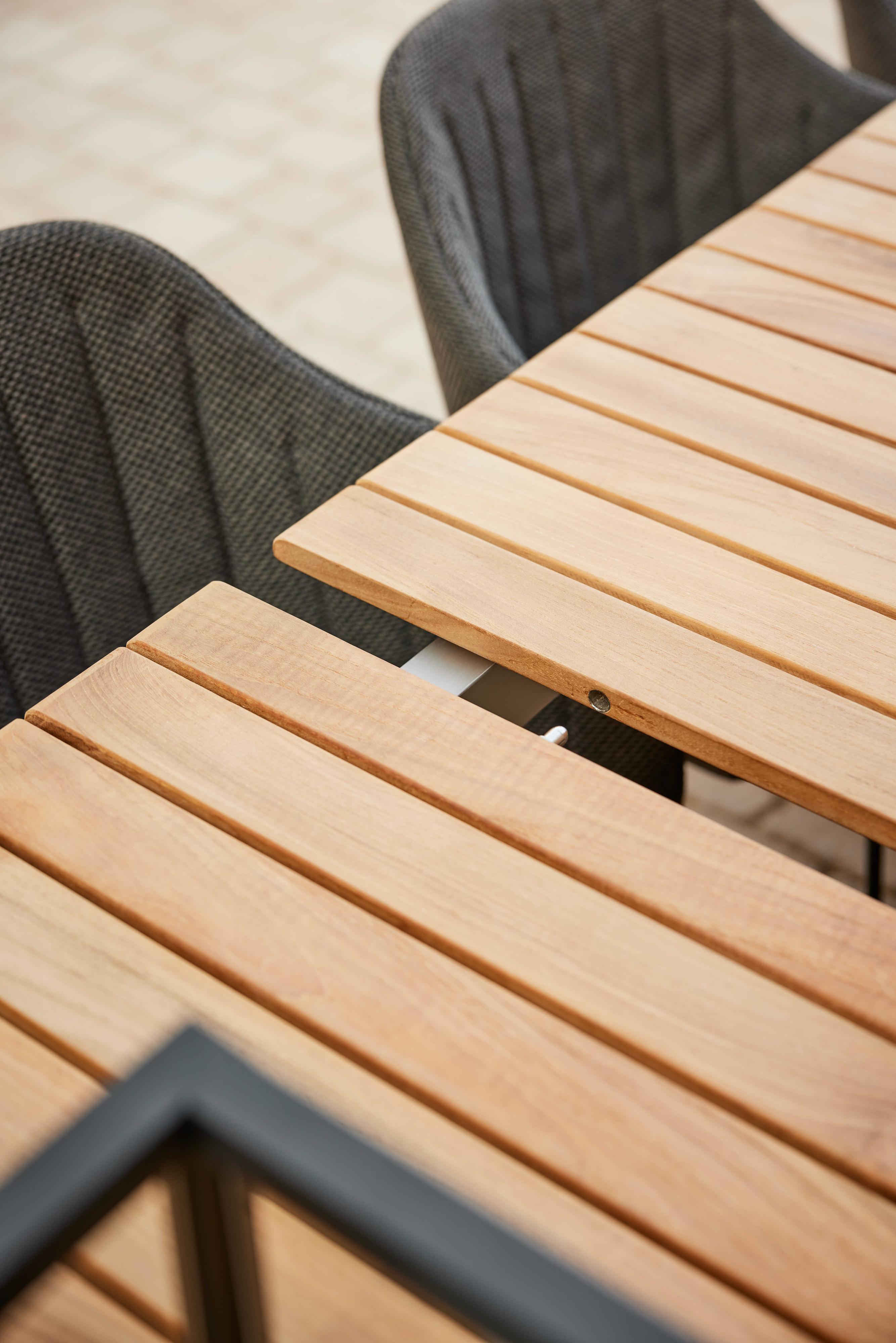 Cane-line DROP extendable dining table - Image 2