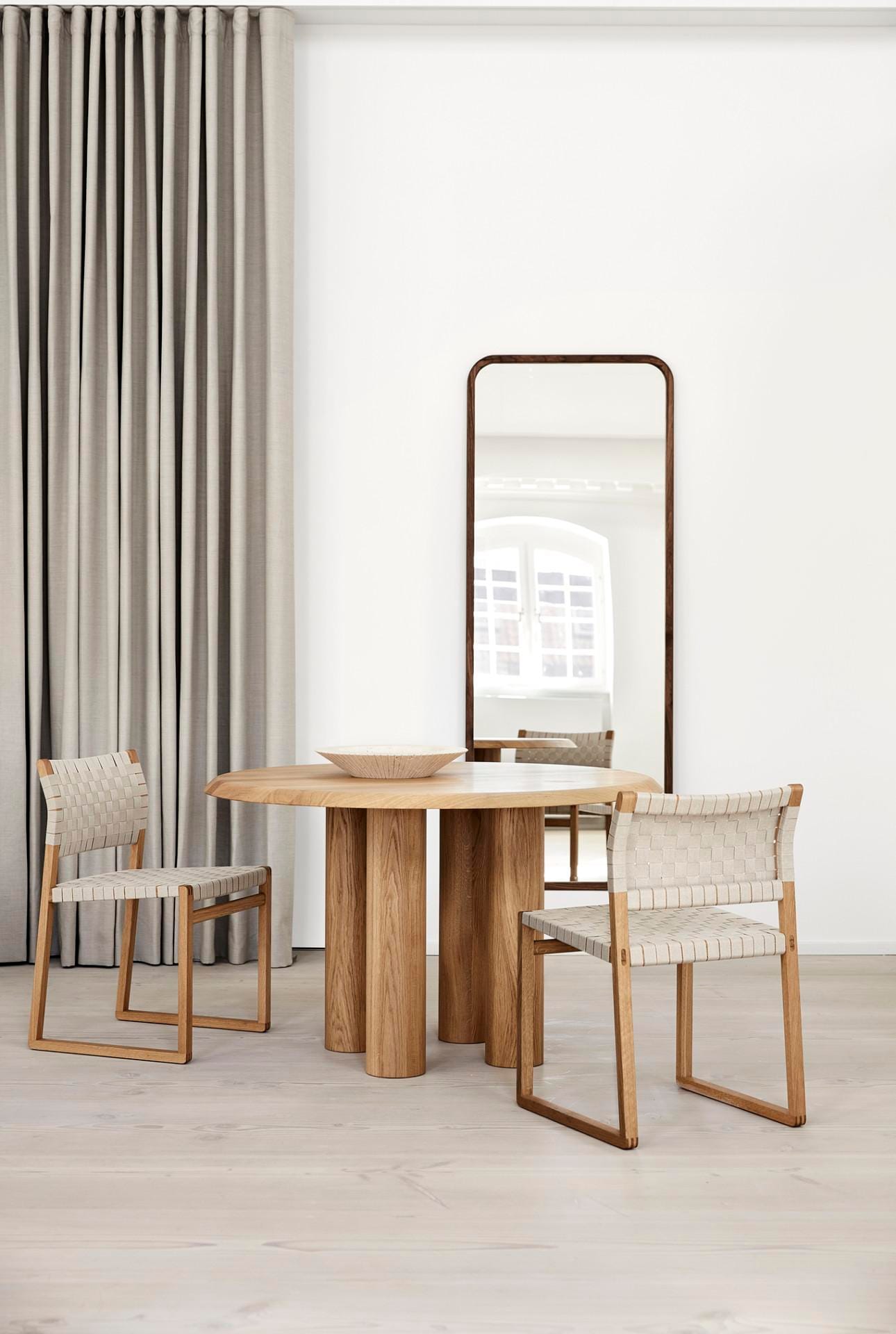 Fredericia ISLETS -dining table, Ø 120 cm, light oiled oak - Image 3