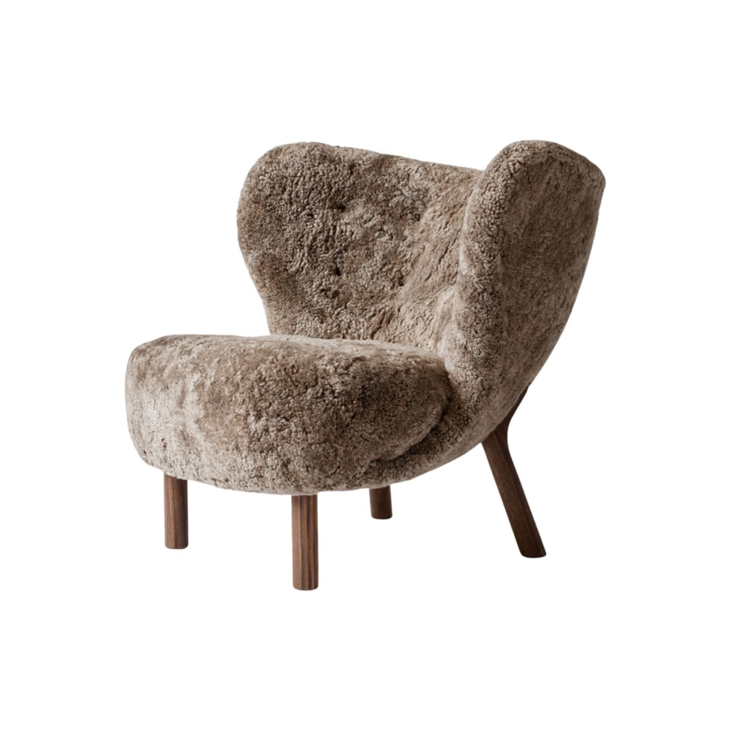 &Tradition LITTLE PETRA VB1 -nojatuoli, ruskea (sahara) lampaankarva/pähkinä – Designsuosikki