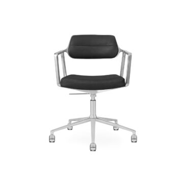 Vipp 453 SWIVEL+-työtuoli pyörillä, musta nahka/kiillotettu alumiini – Designsuosikki